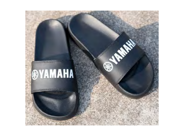 Yamaha Sandaler 37 Svarte med Yamahalogo