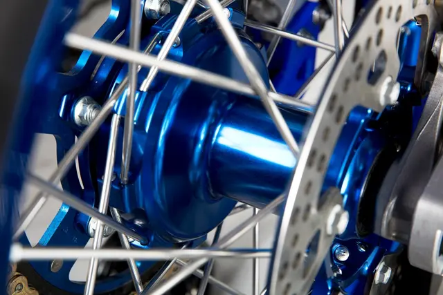 Haan Bakhjul 18x2,15 - Yamaha YZ/YZ-F/WR Blå Ring, Blått Nav 