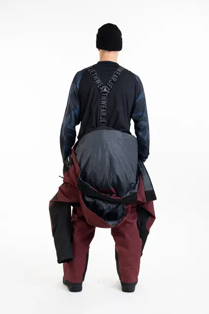 Jethwear - The One V2  Skall Black/Burgundy, L 