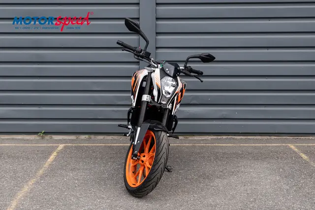KTM 390 Duke (2013) Hvit 5258 km 