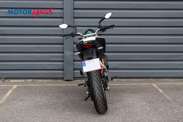 KTM 390 Duke (2013) Hvit 5258 km 