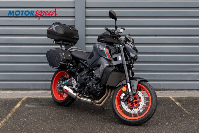 Yamaha MT-09 2021 Power Grey, gått 16419 km 