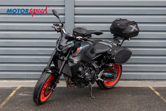 Yamaha MT-09 2021 Power Grey, gått 16419 km 