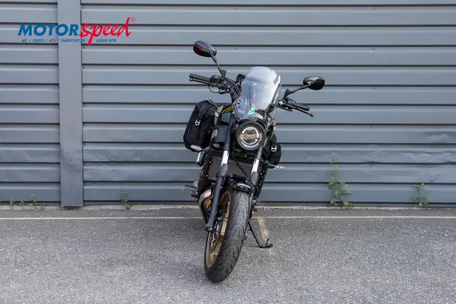 Yamaha XSR 700 Legacy -2022 5082km 