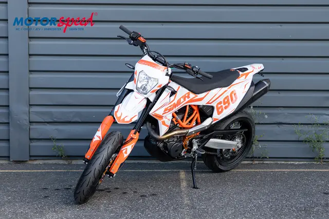 KTM 690 SMC R 2023 Gått 11951 km 