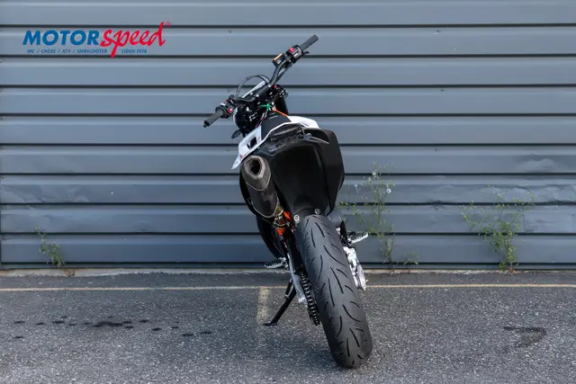 KTM 690 SMC R 2023 Gått 11951 km 