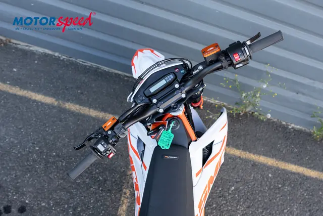 KTM 690 SMC R 2023 Gått 11951 km 