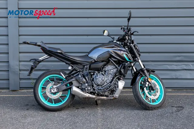 Yamaha MT-07 2024 Midnight Cyan, gått 9880 km 