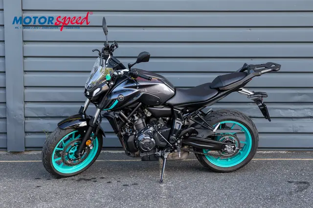 Yamaha MT-07 2024 Midnight Cyan, gått 9880 km 