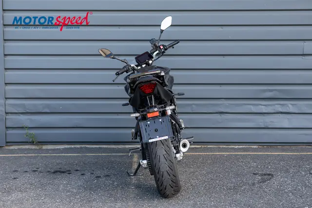 Yamaha MT-07 2024 Midnight Cyan, gått 9880 km 