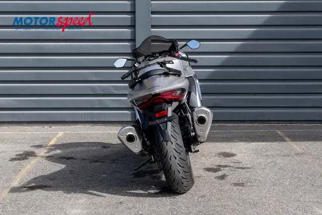 Suzuki GSX1300R Hayabusa 2021 Gått 25165 km 