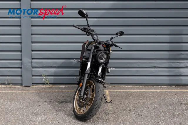 Yamaha XSR Svart 2025/22 4946km 