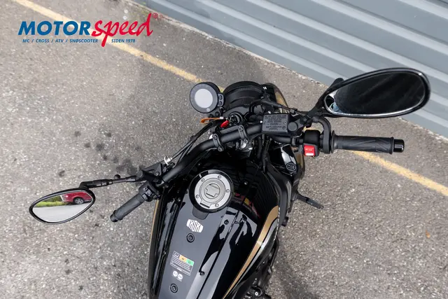 Yamaha XSR Svart 2025/22 4946km 