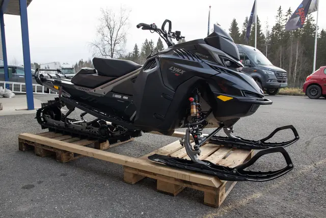 Lynx Shredder 850 E-TEC Turbo R 24 146" Demo, gått 2308 km 
