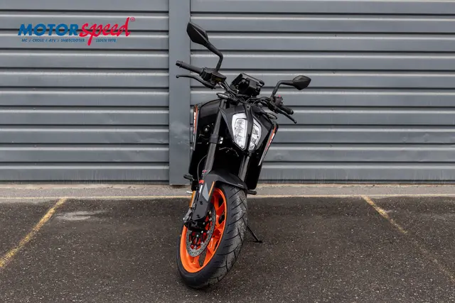 KTM 790 DUKE L 2026 Svart 