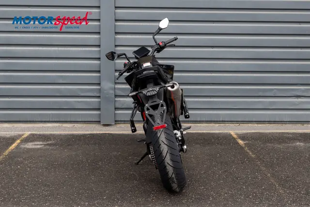 KTM 790 DUKE L 2026 Svart 