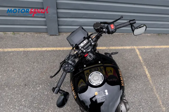 Yamaha XSR 900 2025 Midnight Black 