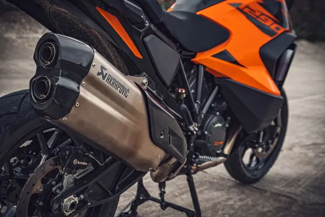 Akrapovic Slip-On Line KTM 1290 Super Adventure R/S 2021- 