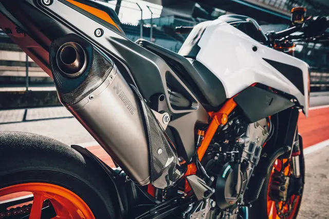 Akrapovic Kit Evolution Lyddemper KTM 890 Duke/Duke R 