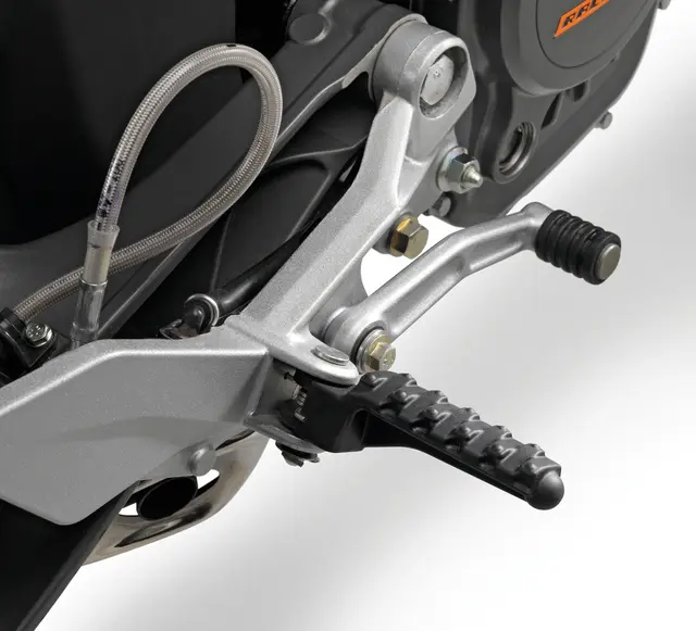 KTM Footrest Set Black Fothvilersett KTM Duke / RC 125 - 390 