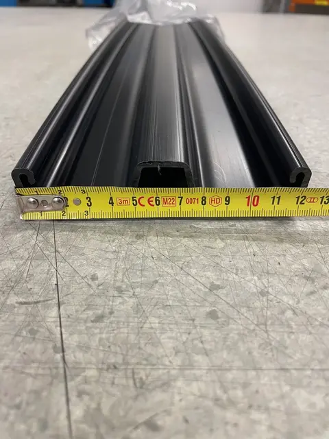 Plastbelegg Kjelke Mellom/Liten, Sort Lengde ca 180cm, Bredde ca 13cm 