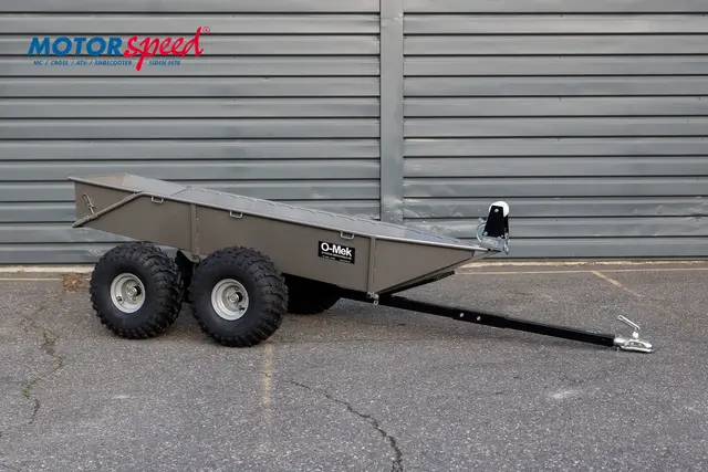 ATV elghenger Last opp stor-elgen alene 