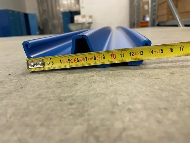 Plastbelegg Ski for mellom/stor Kjelke Blå, Lengde 180cm, 14 cm bredde 