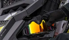 Polaris Heated Underhood Storage 5.8 liter, Oppvarmet bag for briller