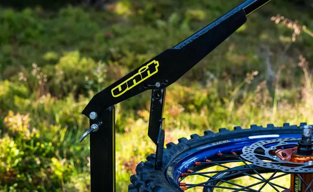 UNIT Dekkomlegger, Mousse Dekkomlegger For MX Dekk m/lås 