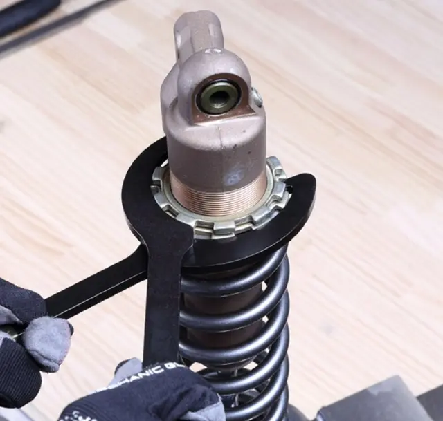 UNIT Fastnøkkel Bakdemper L Verktøy for service på bakdemper 