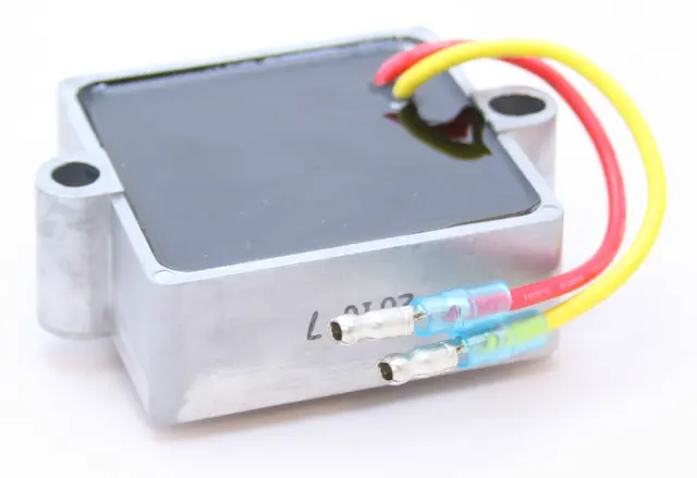 SledTech Voltregulator Polaris - 4010355 Boltav.70 mm, Dimensjon D25xH62xB65 mm 