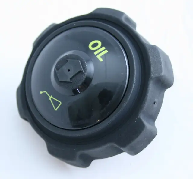 SledTech Oljetanklokk - Polaris 1240094 NB! Uten ventilasjonshull - Må borres 