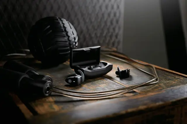 Yamaha TW-ES5A IPX5 vannbestandig - Sort 