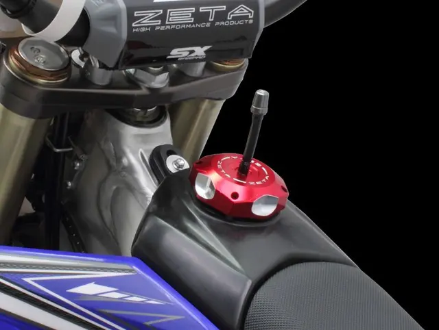 ZETA Aluminiums Bensinlokk - Rød Honda - CR85R'00-07, CRF150R'08-> 